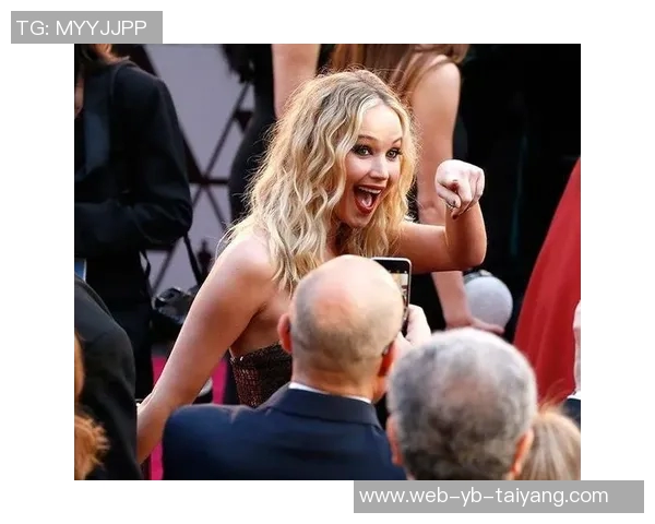 老队友重聚温情时刻哈兰德与南野拓实亲切拥抱寒暄